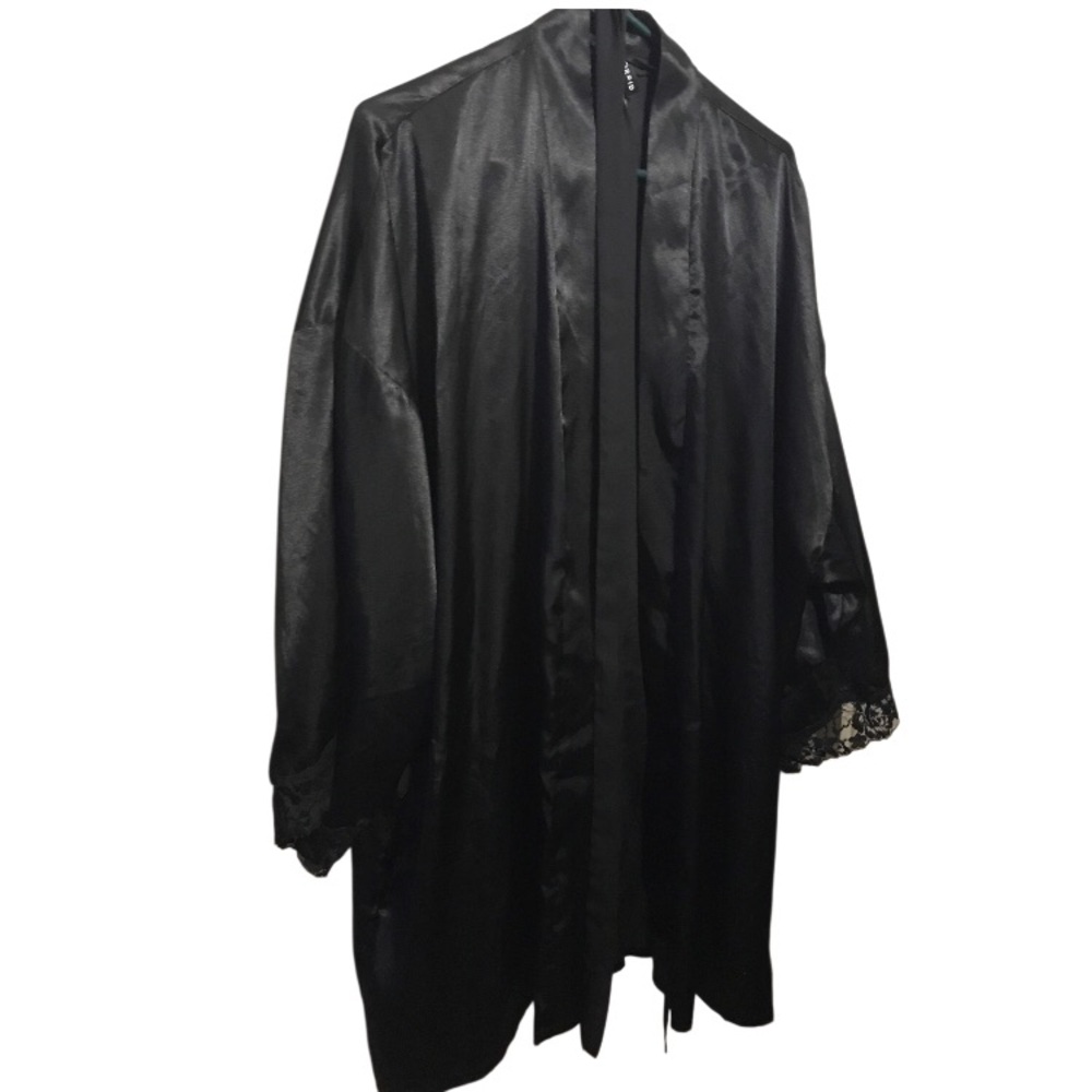 Torrid Plus Size Satin Robe Size 4 26